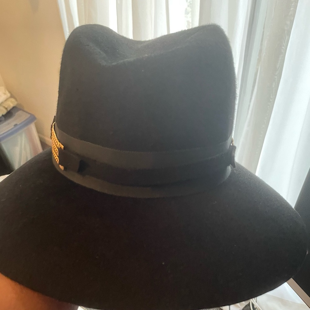 Black Wide-Brim Fedora Hat